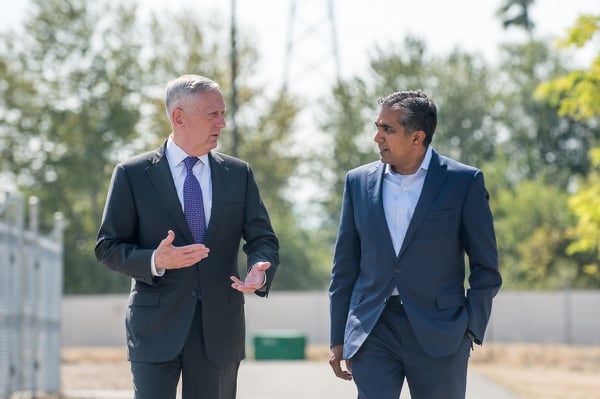 Defense Secretary Jim Mattis, left, speaks with Raj Shah while he was the head of DIUx. (Staff Sgt. Jette Carr/U.S. Defense Department)