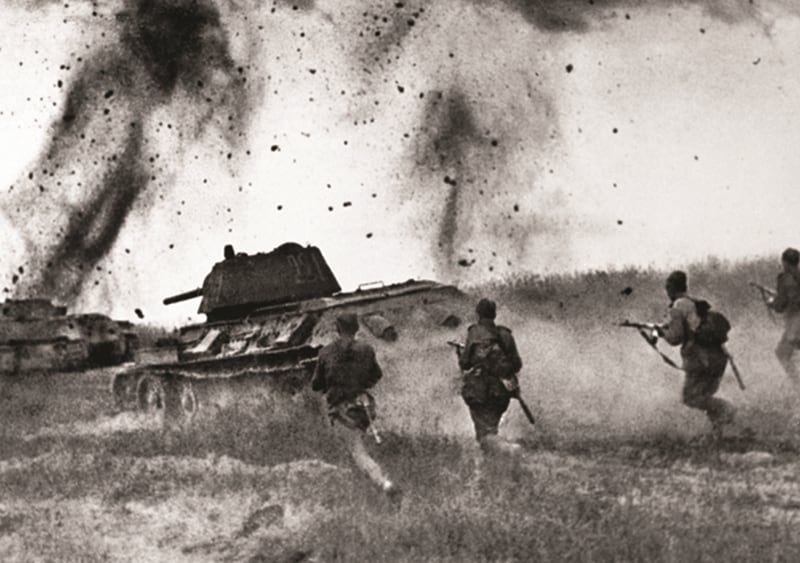 Kuzey Kafkasya'daki Sovyet topçu bataryası, 1943. (Getty Images aracılığıyla Sovfoto / UIG)