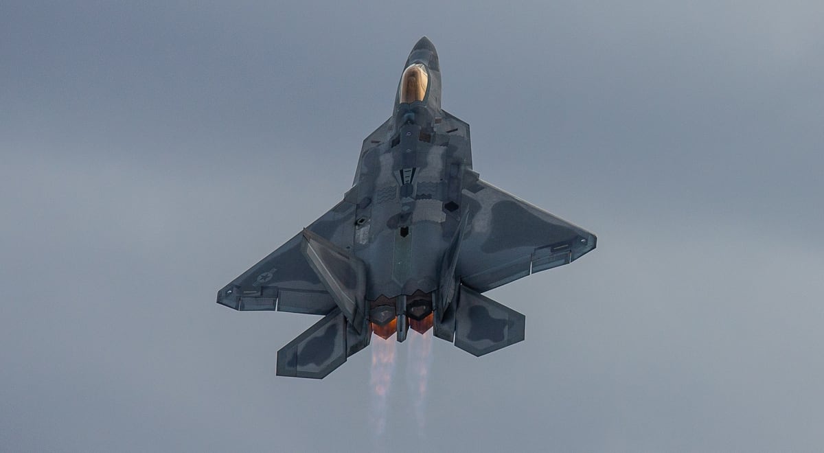 Air Force Eyes Langley Eustis As New F 22 Training Home