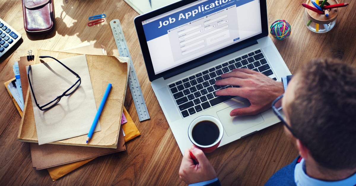 Opm Reminds Agencies To Keep Potential Hires In The Loop