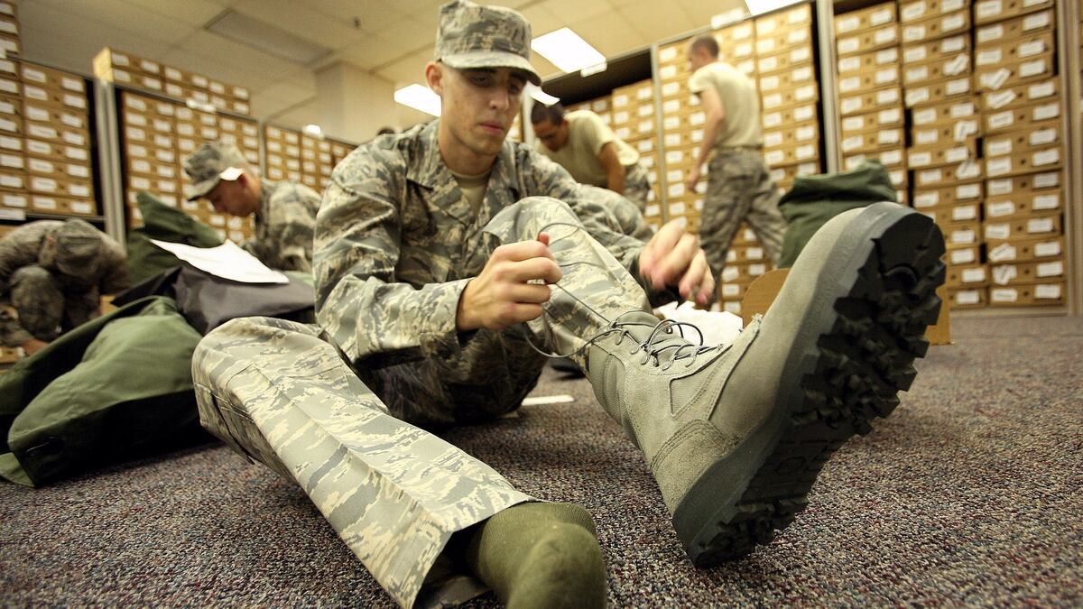 Airmen To See A Decrease In Their Annual Clothing Allowance In 2017