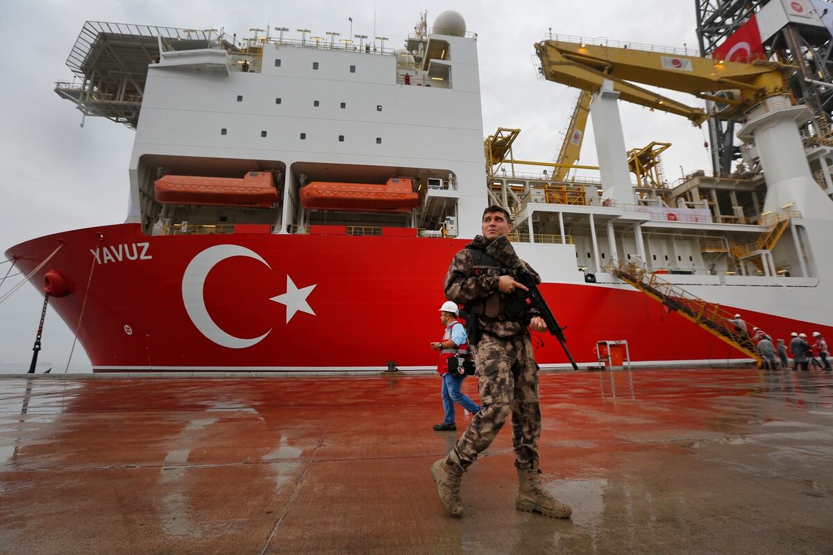 Message to Turkey: France, Cyprus hold joint naval exercises