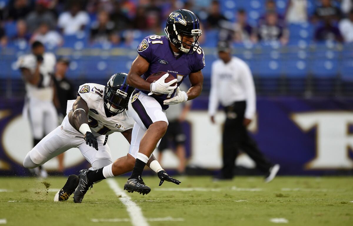 Former Navy Star Reynolds Finds Life In Nfl To Be Humbling