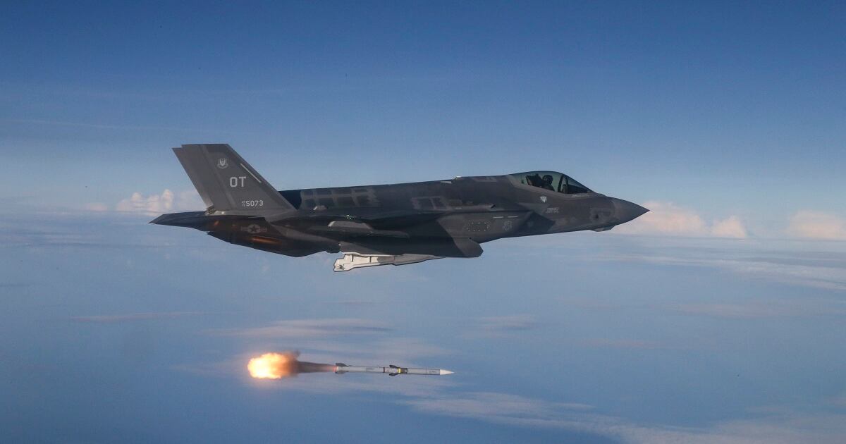 F 35 Landing Gear Collapses After In Flight Emergency