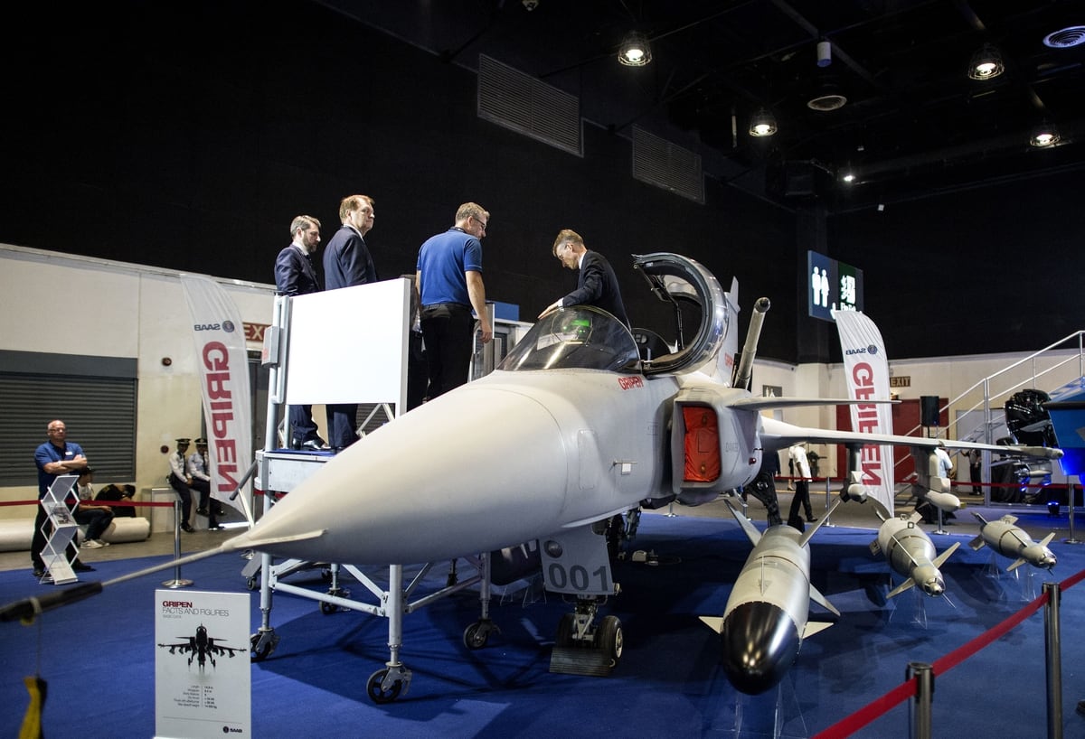 pix Saab Jas 39 Gripen Price billion fighter race