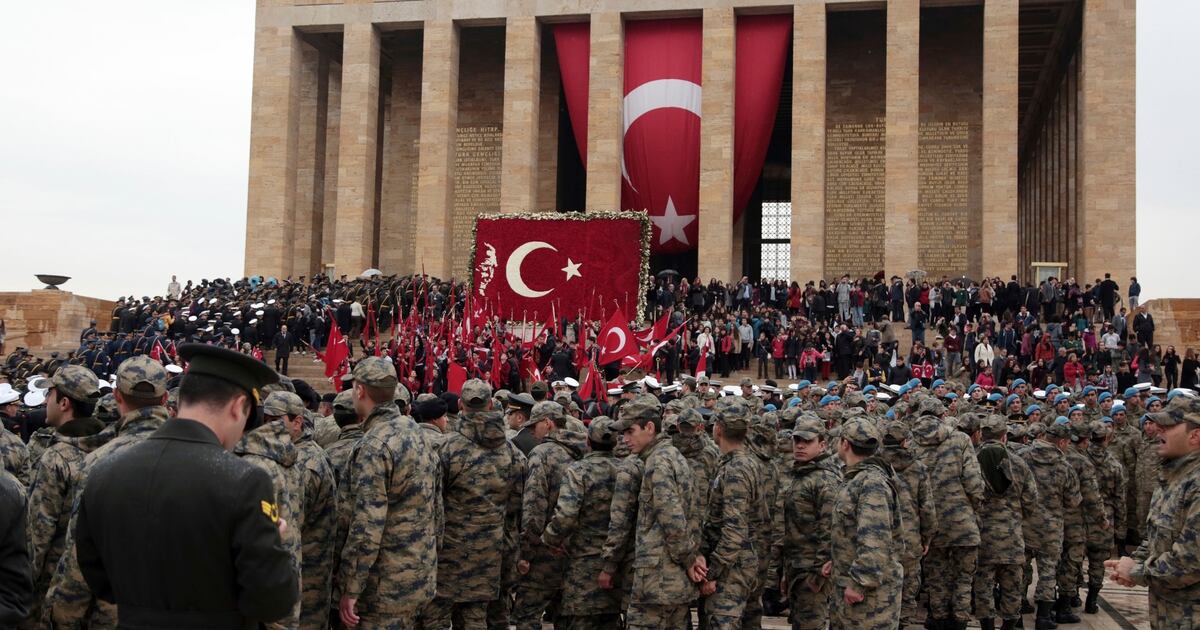 Turkey Deploys Tanks Military Vehicles To Border With Iraq