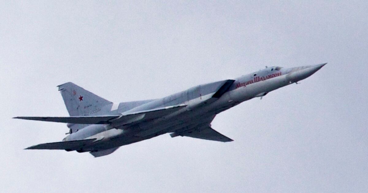 Russian Heavy Bomber Crash Lands In Arctic Killing Three