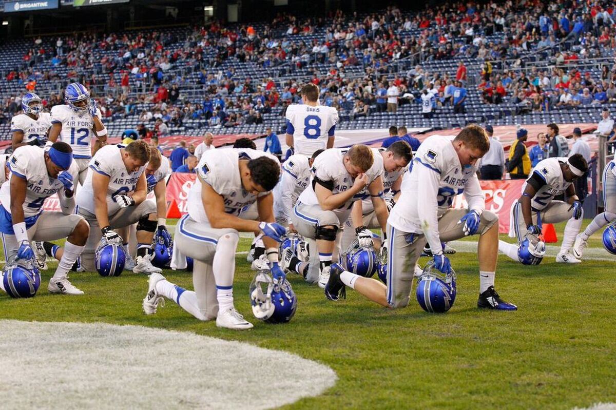 Air Force Academy Football Players Court Controversy By Praying In