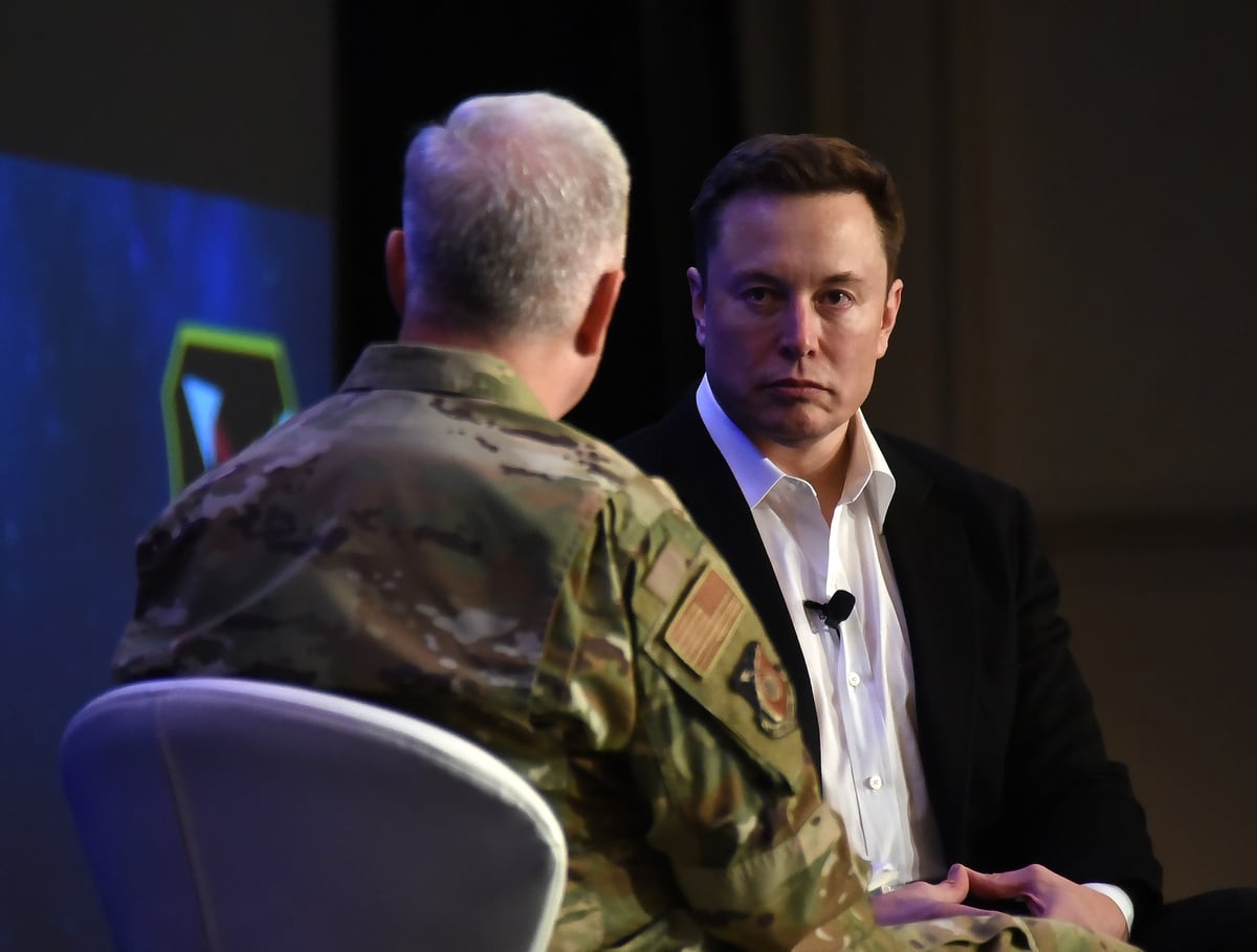 Spacex S Founder Tells Us Air Force The Era Of Fighter Jets Is Ending