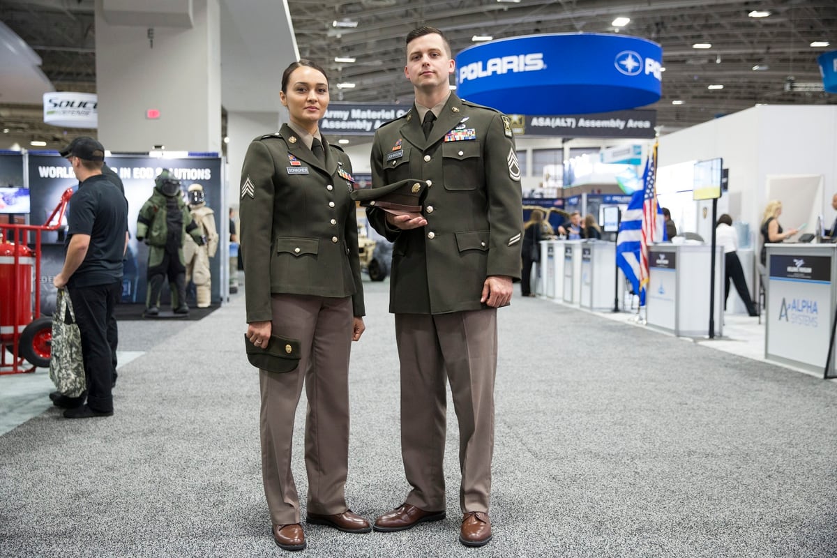 army green service uniform class b