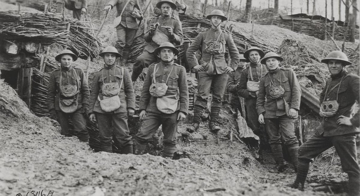 WWI Marines in France. Without seeing them up close, it's difficult to discern between an M1917 and a Brodie Helmet (U.S. Marine Corps Archives)