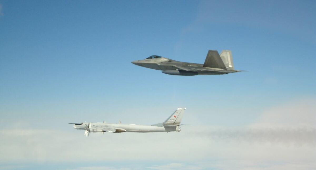 F 22s Intercept Russian Fighters Bombers Off Alaska