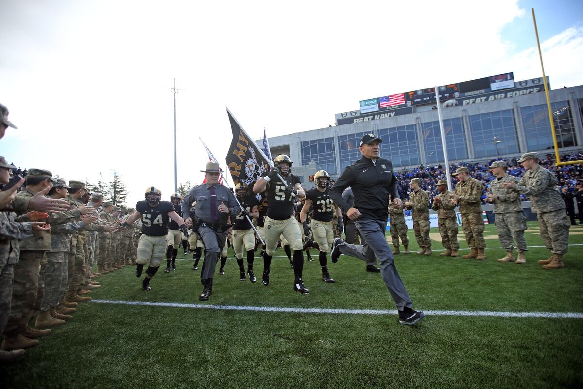 Army West Point Cbs Sports Extend Football Tv Deal Through 2022