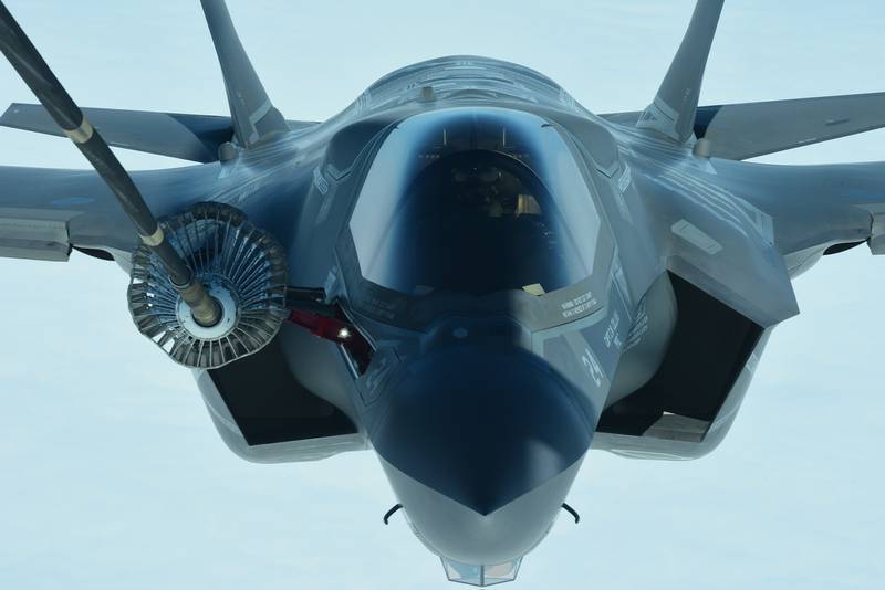 A U.S. Marine Corps pilot lines up a F-35B Lightning II to refuel from a KC-10 Extender on July 4, 2020.