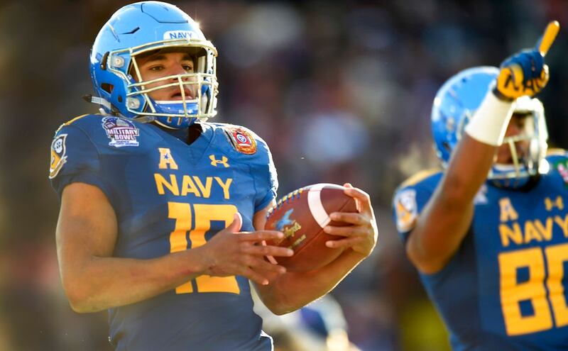 Abey S 5 Tds Help Navy Beat Virginia 49 7 In Military Bowl