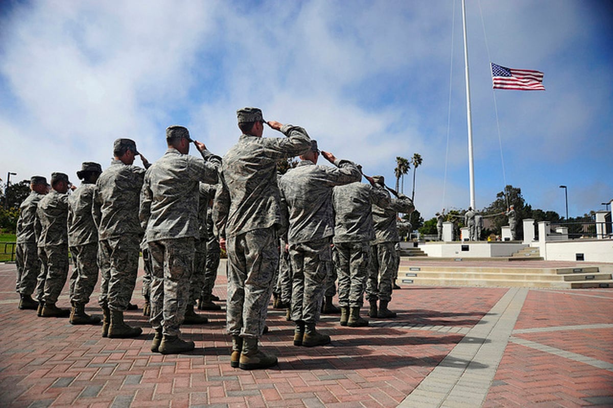Enlisted airmen's clothing allowance drops in 2015
