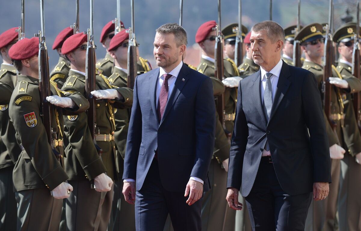 Czech Republic, Slovakia eye joint armored vehicle, howitzer acquisitions
