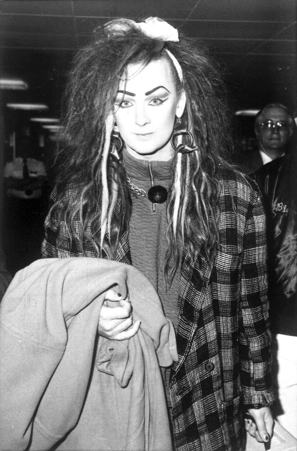 'Do you really want to hurt, er, arrest me?' Air Force ...