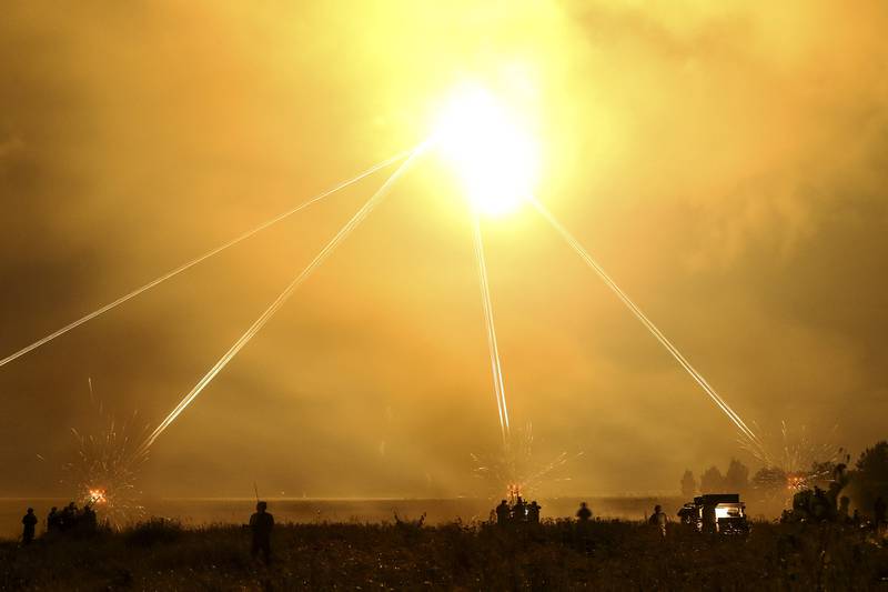 Romanian and U.S. soldiers shoot air defense weapons during a training exercise in Bemowo Piskie, Aug. 28, 2020.