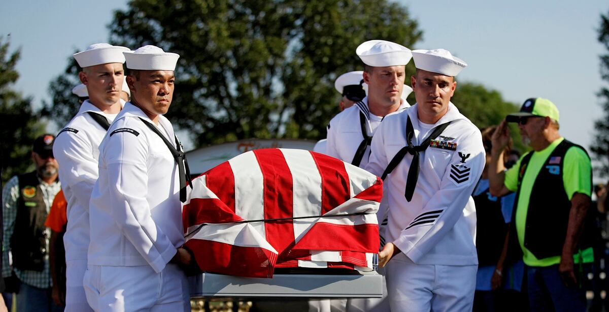 Hundreds attend funeral of Navy vet with no known family