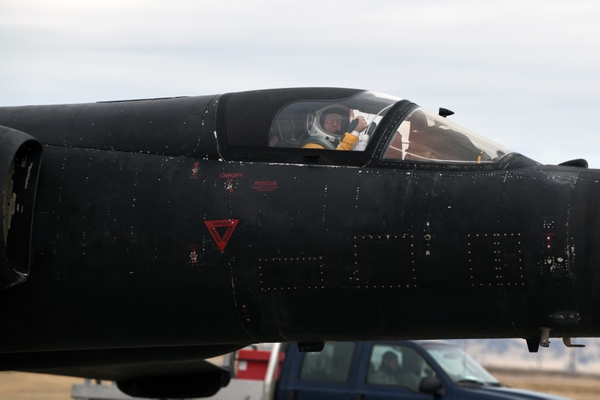 Maj. “Vudu”, a U-2 Dragon Lady pilot assigned to the 9th Reconnaissance Wing, prepares to taxi after returning from a training sortie at Beale Air Force, Calif., Dec. 15, 2020. This flight marks a major leap forward for national defense as artificial intelligence took flight aboard a military aircraft for the first time in the history of the Department of Defense. (Airman 1st Class Luis A. Ruiz-Vazquez/U.S. Air Force)