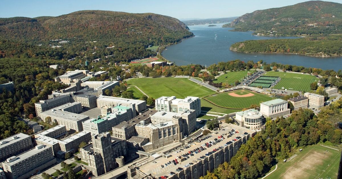 2 NY lawmakers Strip Robert E. Lee’s name from West Point