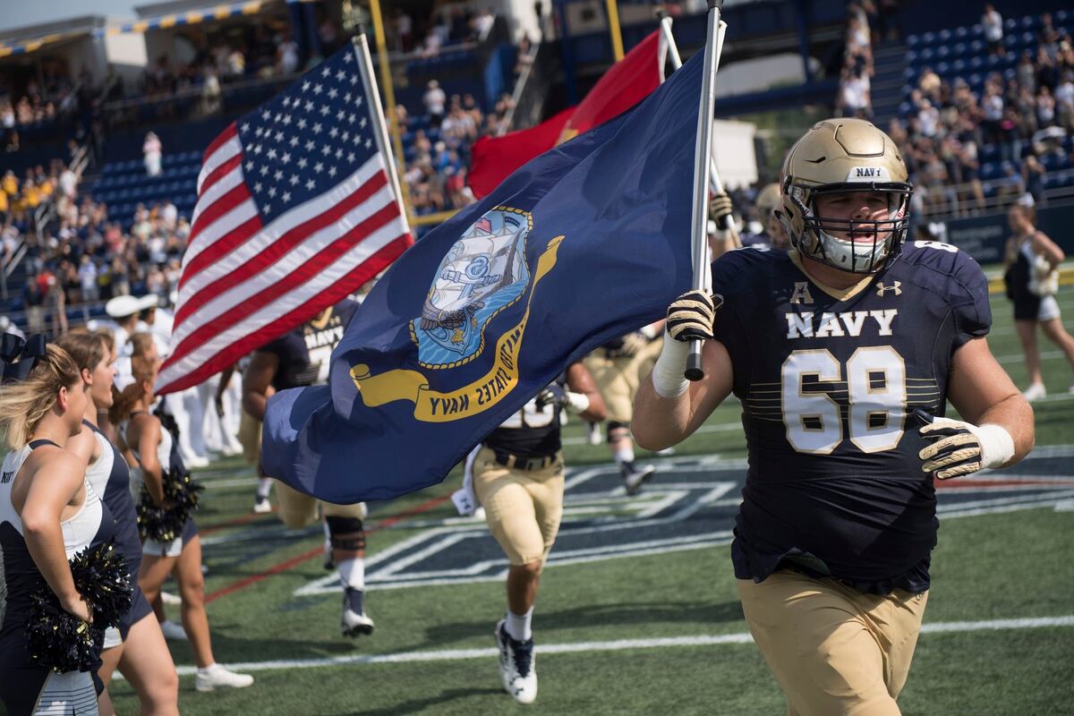 Worth S Late Td Run Helps Navy Beat Tulane 21 14