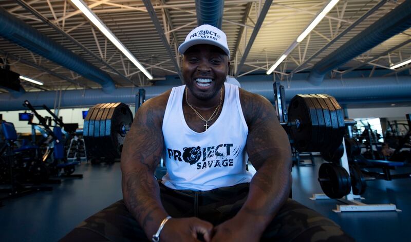 Bench Pressing An Engine Block Weightlifting Airman Smashes World
