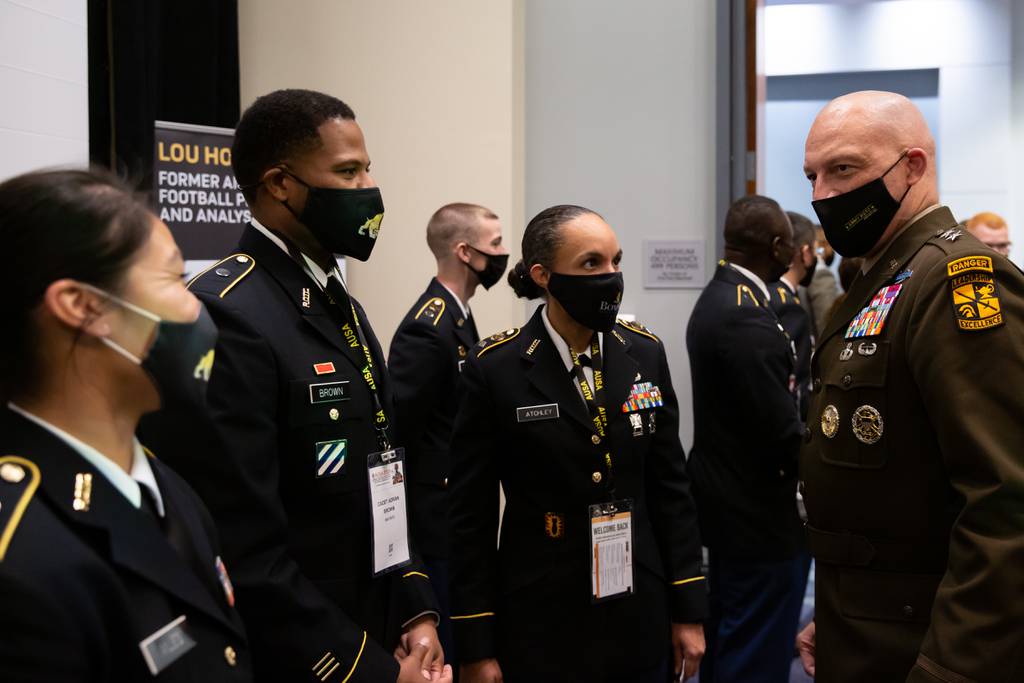 Army ROTC merangkul preferensi kadet dalam dorongan manajemen bakat baru