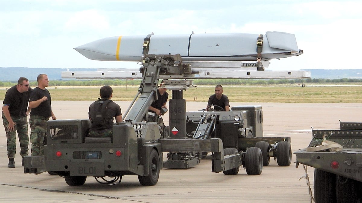 Air Force Seeks To Increase Max Range Of Stand Off Cruise Missile