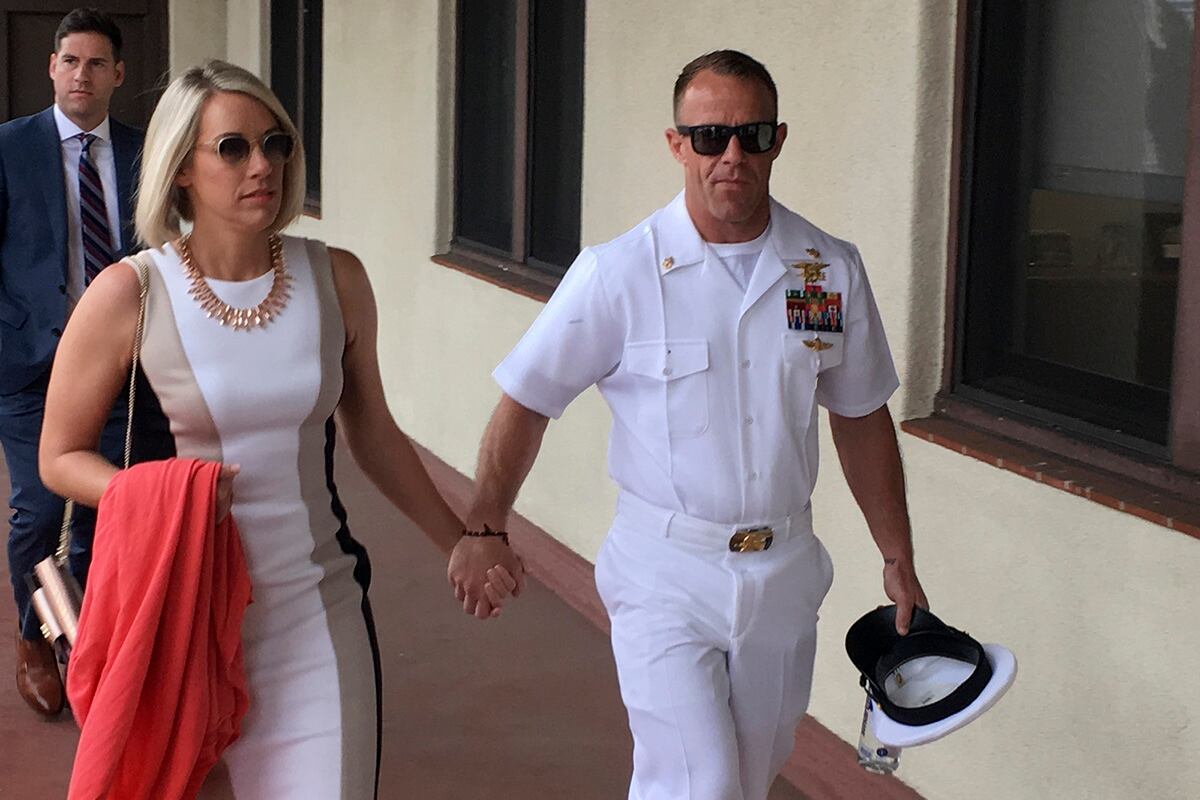 Witness Navy Seal Called Dead Prisoner An Isis Dirt Bag