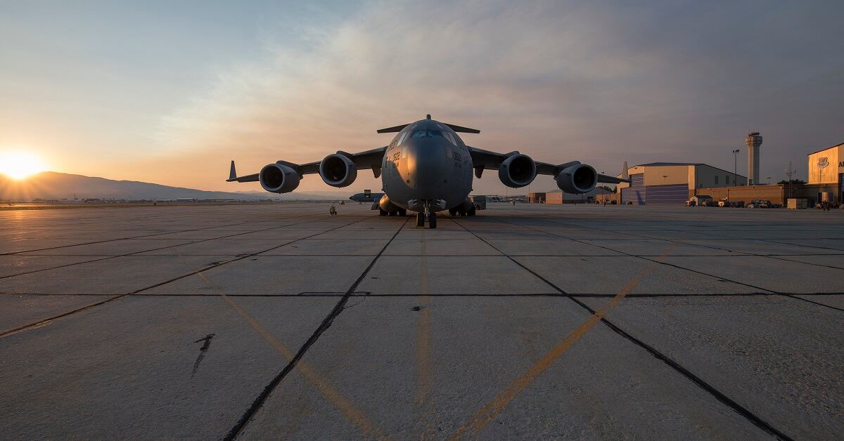 Air Force C 17 Makes Emergency Landing In Tennessee