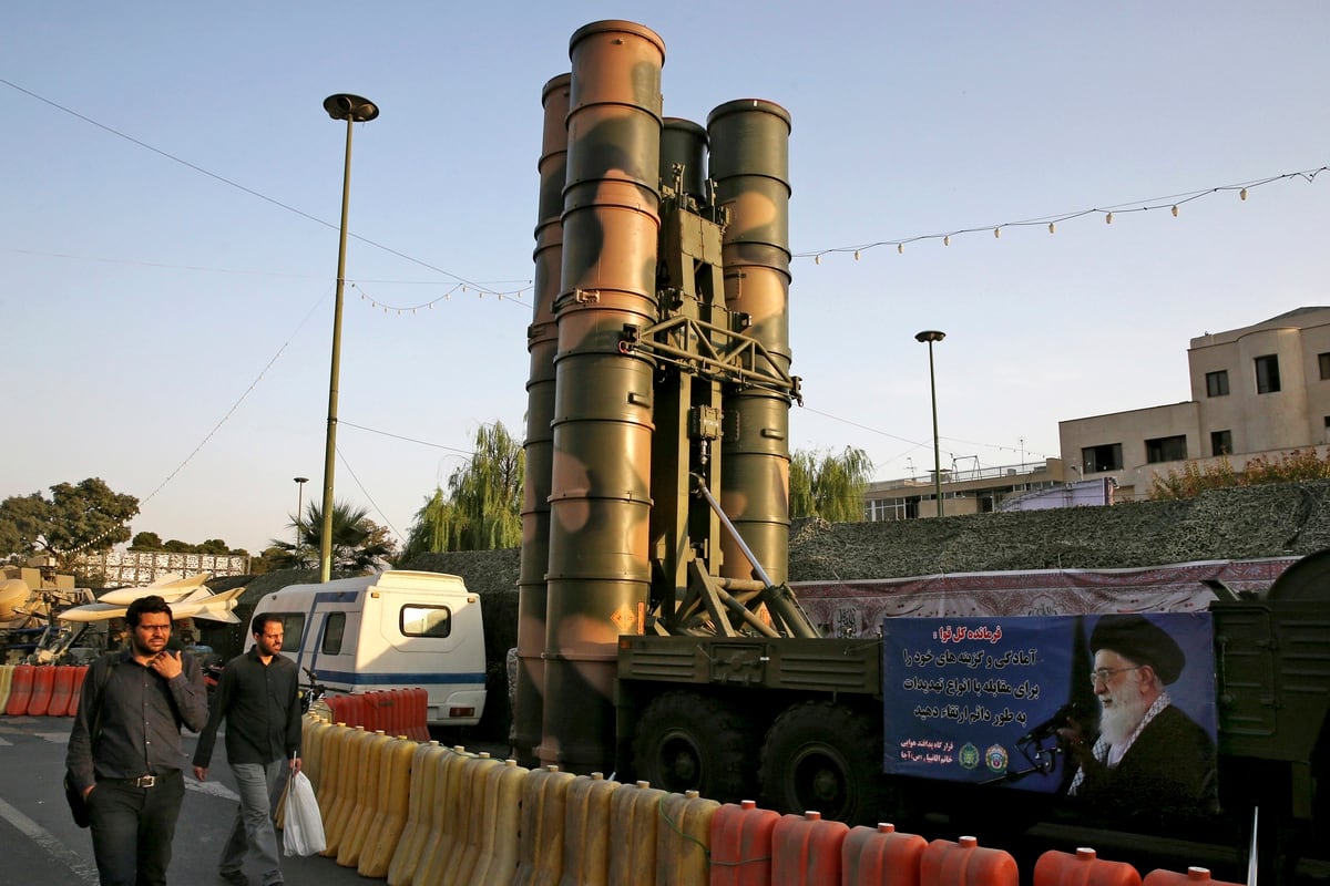 In First Iran Publicly Displays S 300 Air Defense Missile System
