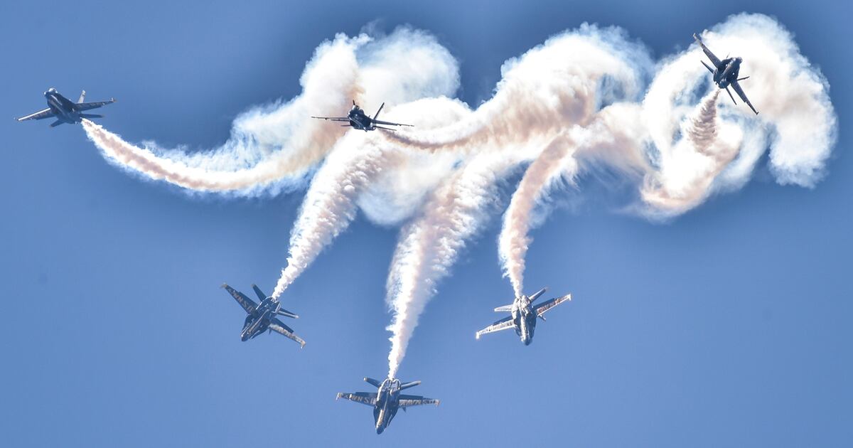 Blue Angels Begin The Shift To Super Hornets