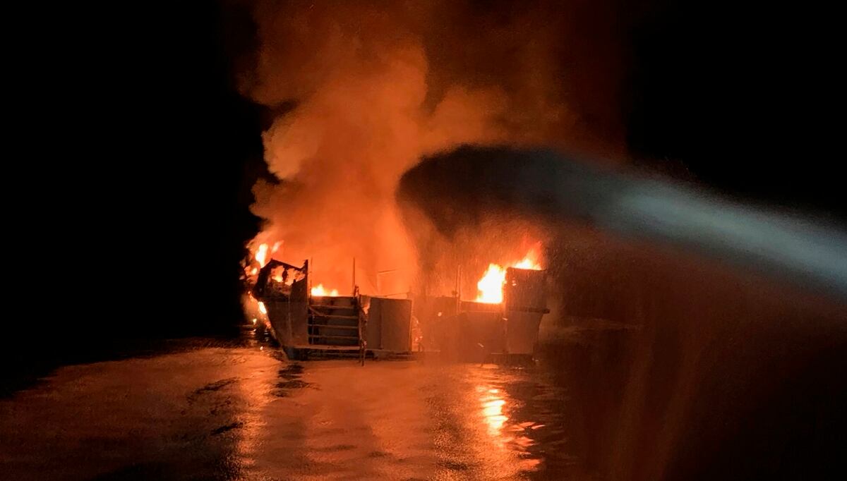 ÎÏÎ¿ÏÎ­Î»ÎµÏÎ¼Î± ÎµÎ¹ÎºÏÎ½Î±Ï Î³Î¹Î± california shipwreck santa barbara boat fire
