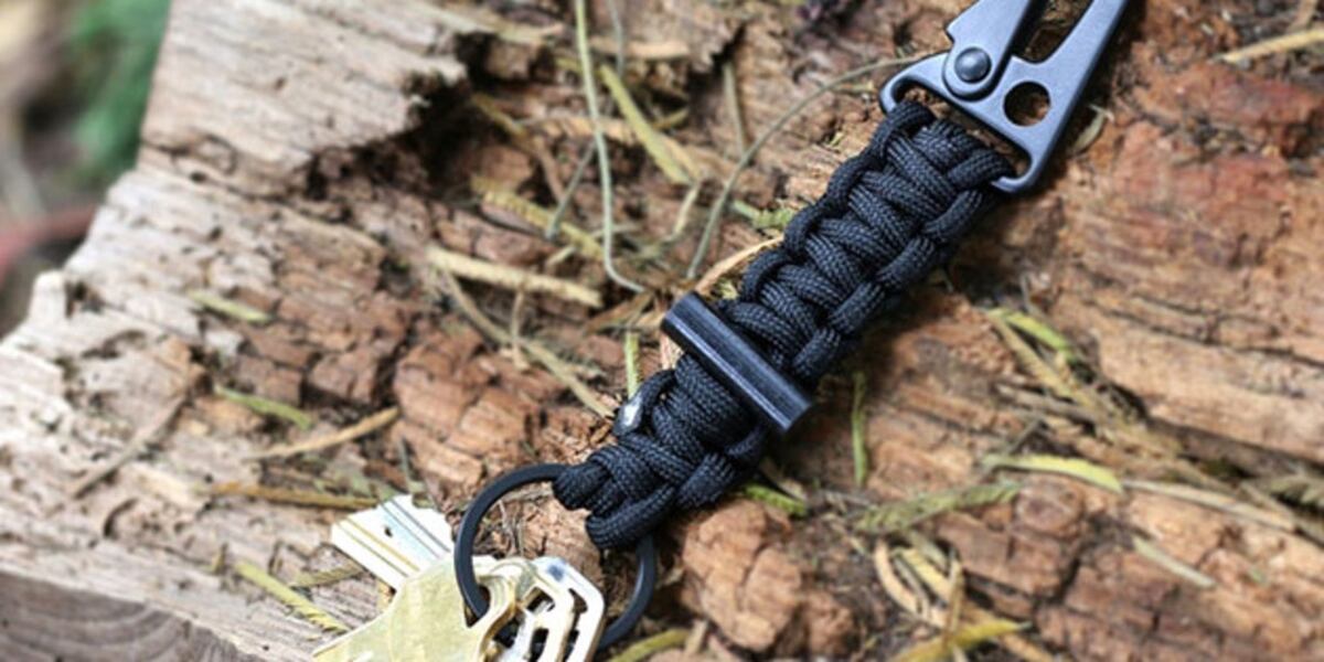 This militarygrade paracord keychain can hold up to 550 lbs