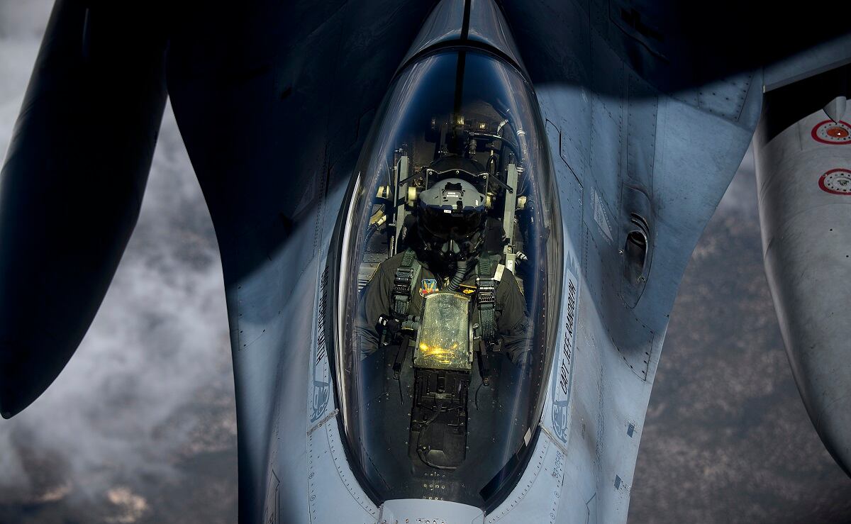 Ending The Pilot Exodus Air Force Rolls Out New Bonuses