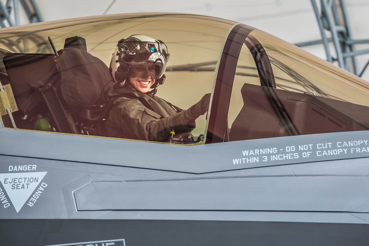 Meet The First Female Marine F 35b Pilot