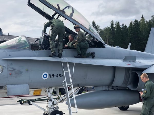The Us Air Force S Top General Gets A Taste Of Finnish