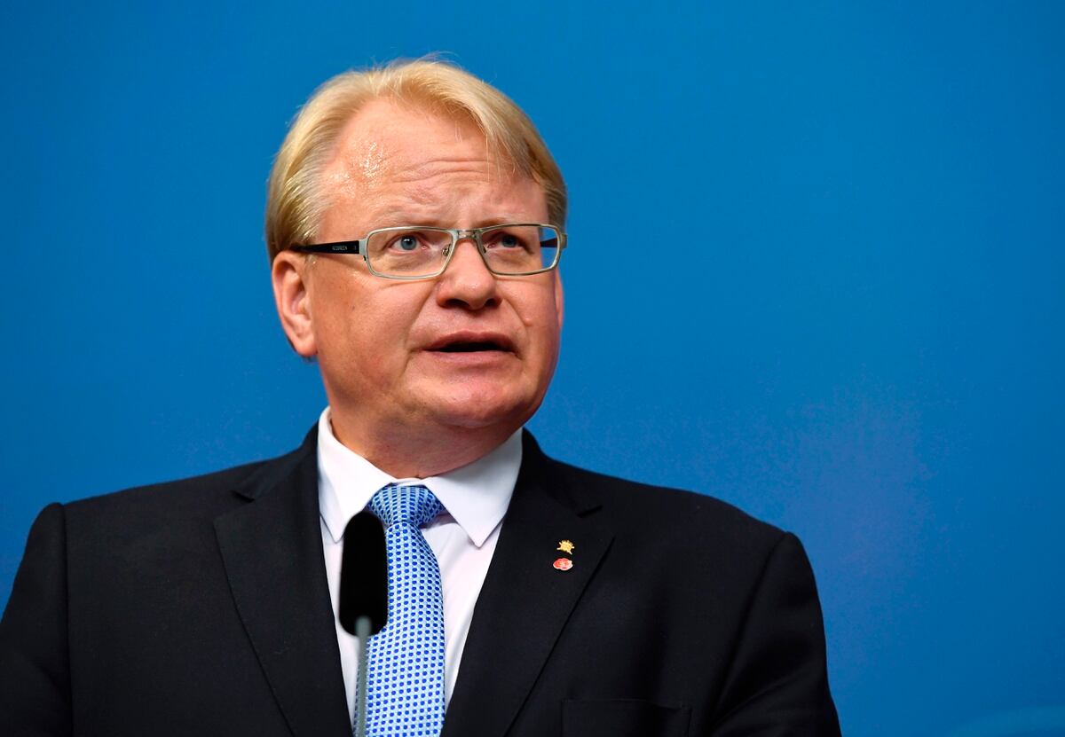 Sweden's defense minister faces vote of no-confidence