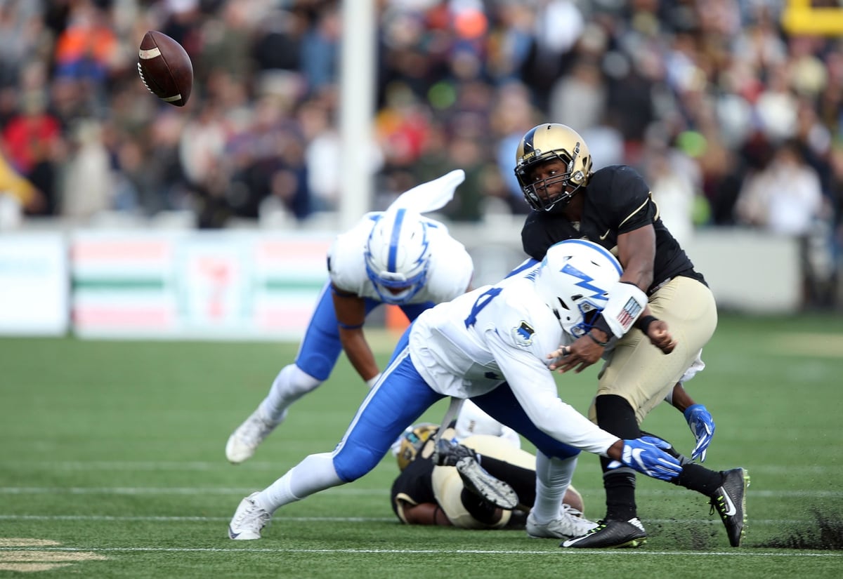 Army Looks To Take Step Toward Commander In Chief S Trophy
