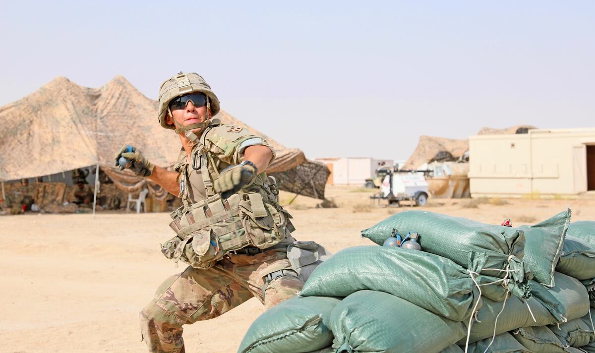 Army Officially Unveils Expert Soldier Badge
