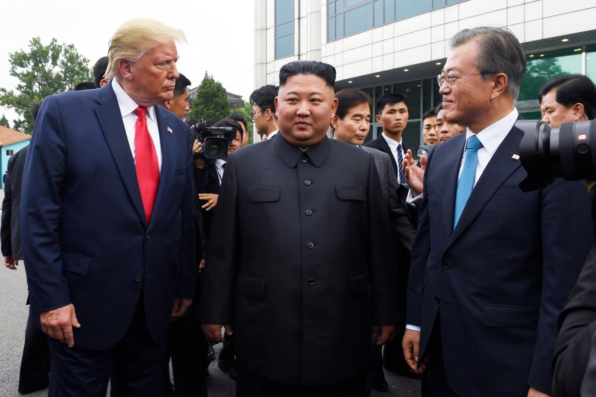 South Korea S Moon Calls Trump Kim Summit End Of Hostility