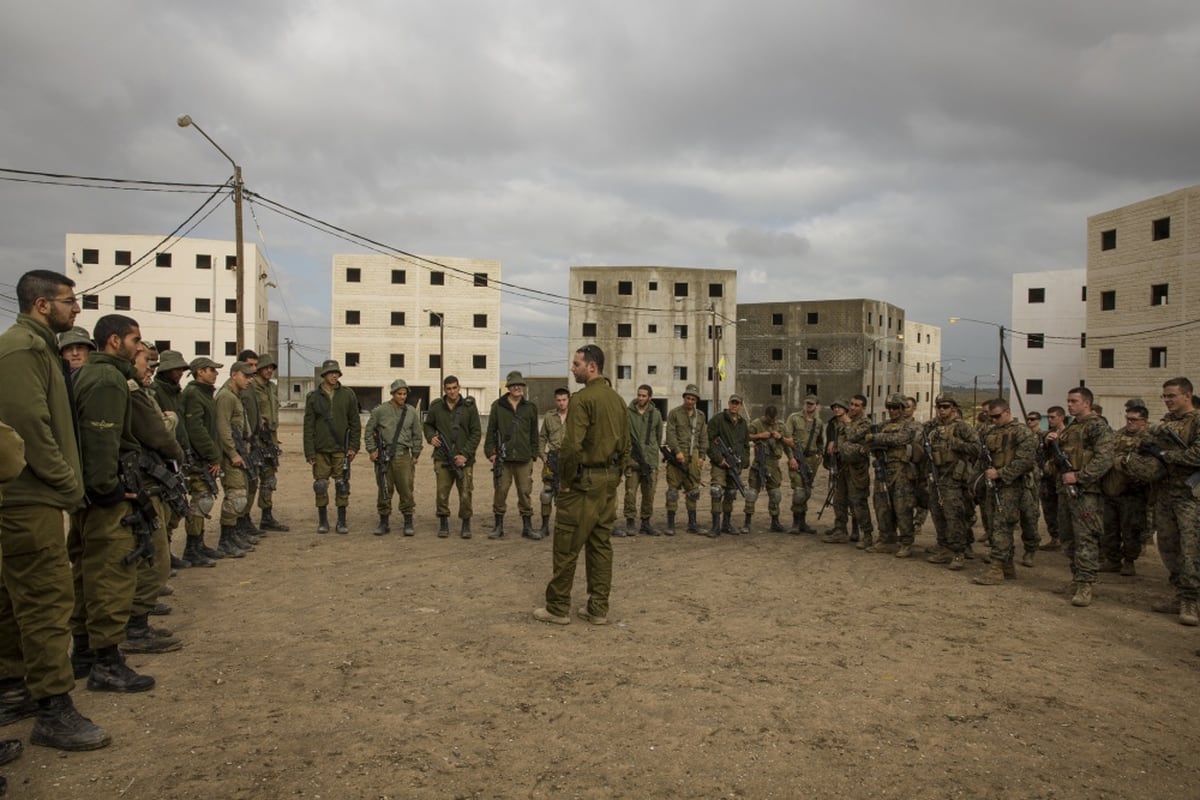 Marines arrive in Israel