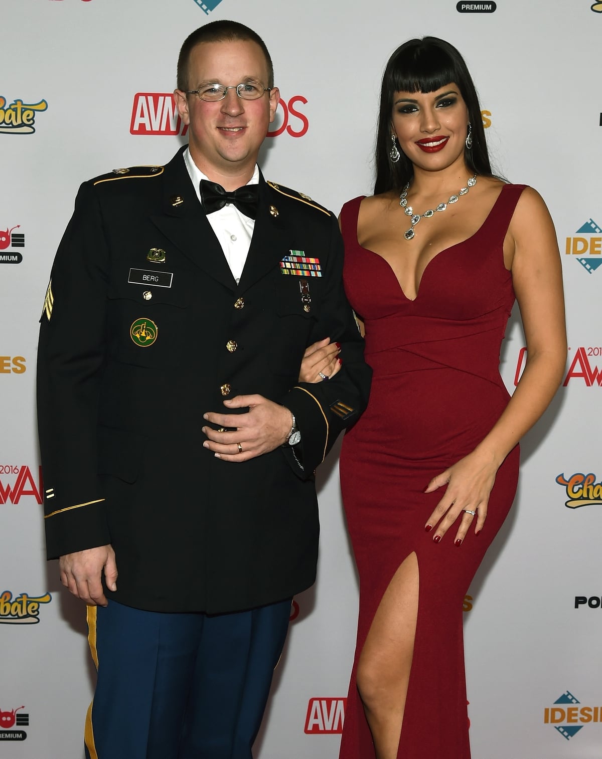 1200px x 1514px - Porn star takes Army sergeant to adult entertainment awards in Vegas