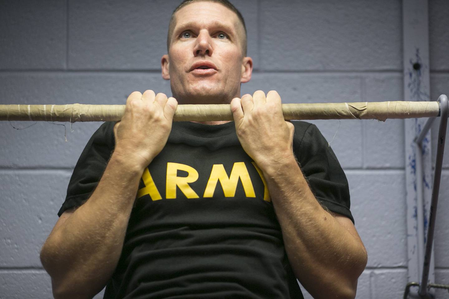Army OKs earbuds with PT uniforms in the gym Effective immediately