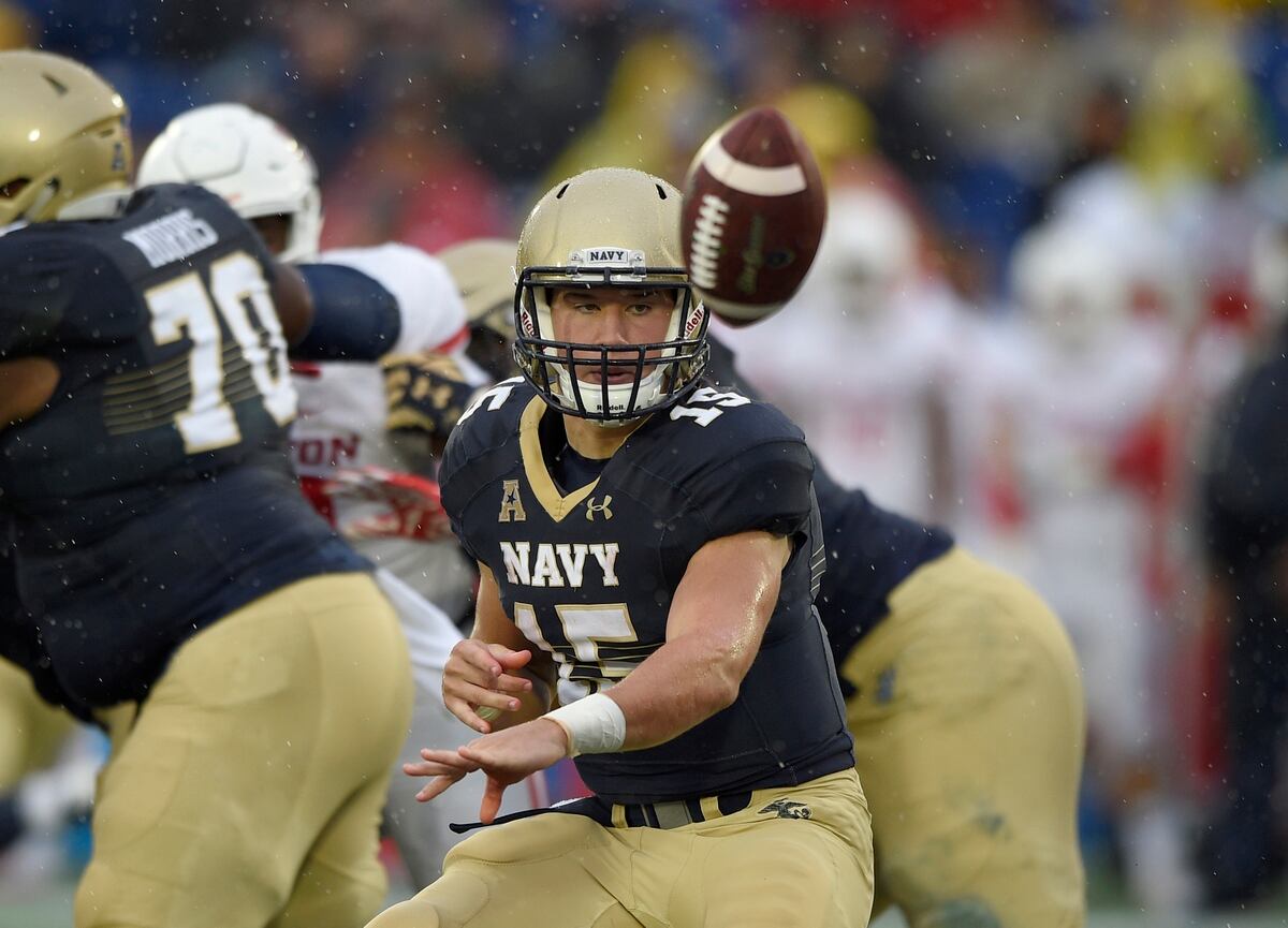 Navy Temple Reach Aac Championship Game On The Run