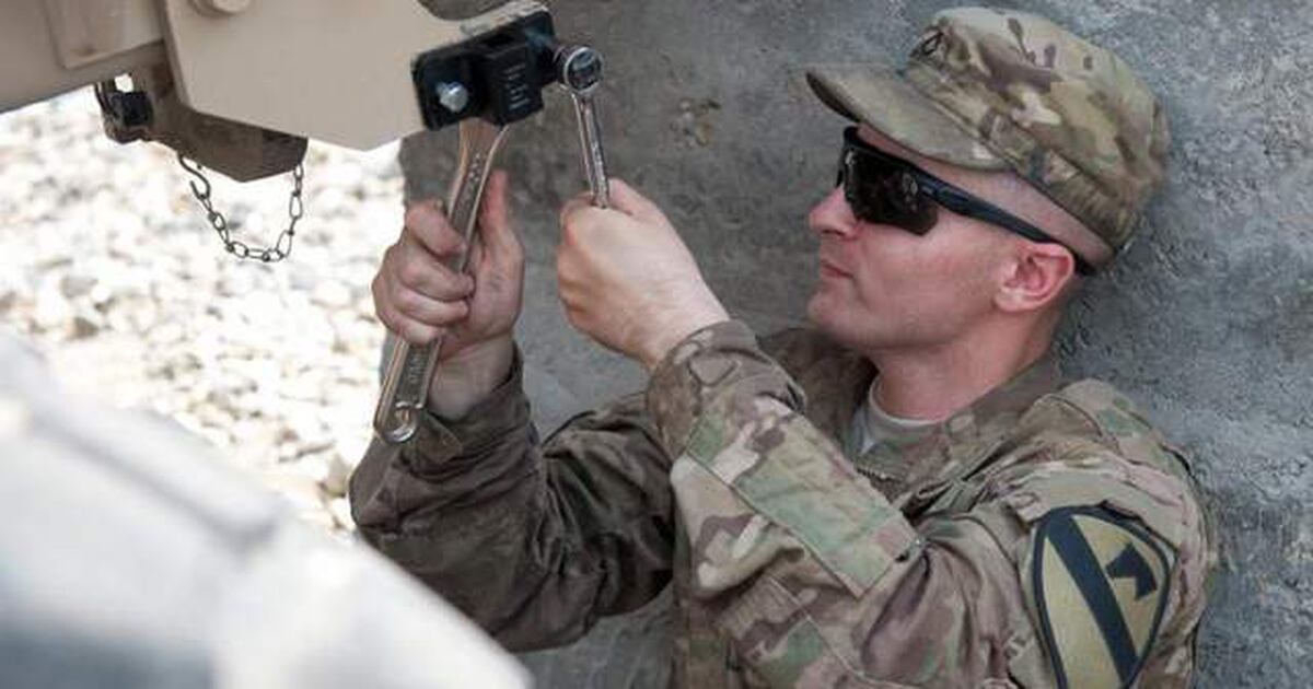 The Army Wants To Pay For Your Civilian Electrician Mechanic Or Any Other Credential