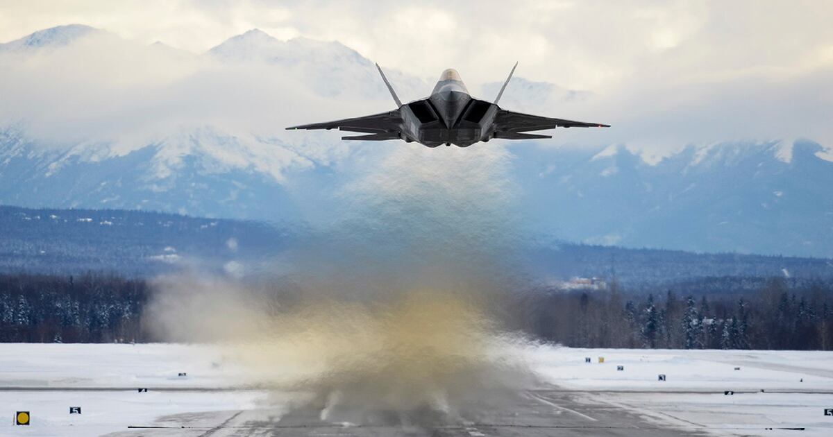 F22s intercept Russian maritime recon aircraft near Alaska
