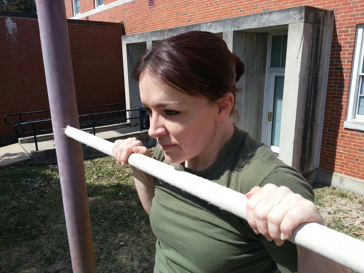 Medal Female Marines Are Rocking Pullups On The Corps New